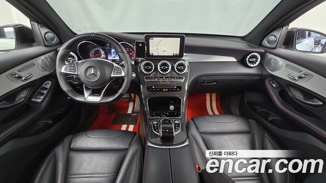 Mercedes-Benz GLC-Class — interior