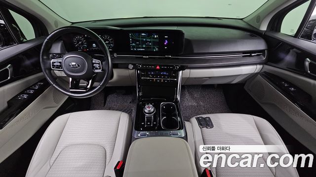 Kia Carnival — interior