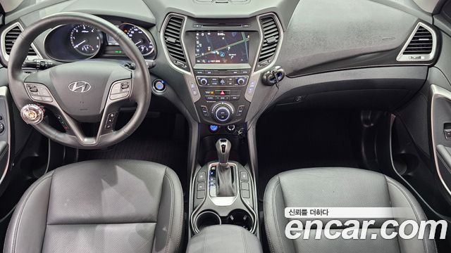 Hyundai Santa Fe — interior