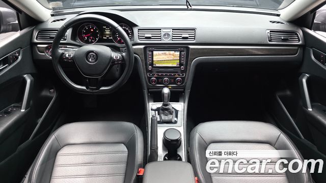 Volkswagen Passat — interior