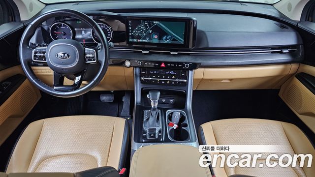 Kia Carnival — interior