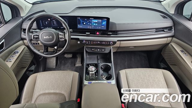 Kia Carnival — interior