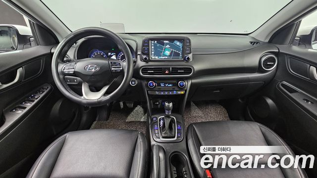 Hyundai Kona — interior