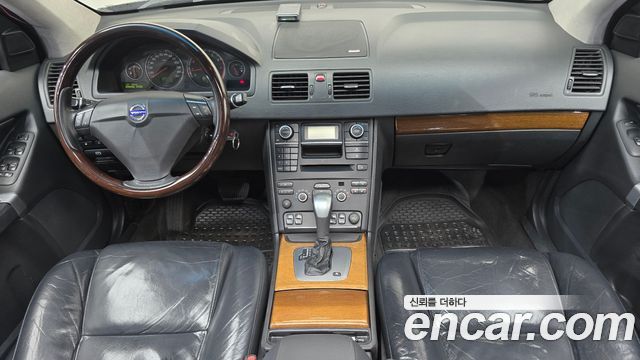 Volvo XC90 — interior