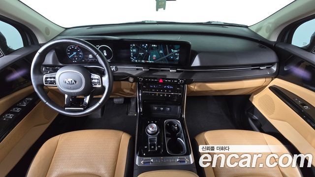 Kia Carnival — interior