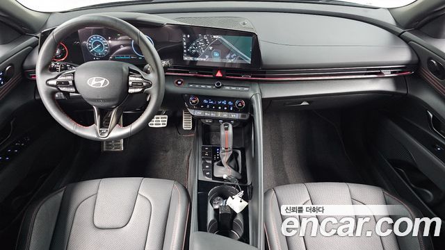 Hyundai Avante — interior