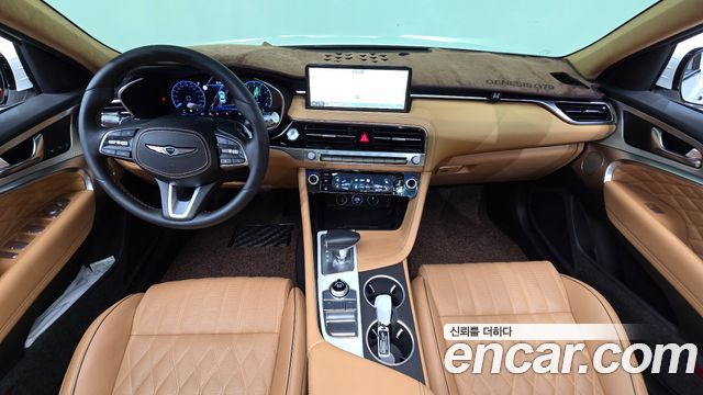 Genesis G70 — interior