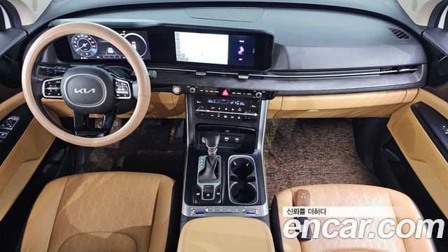 Kia Carnival — interior