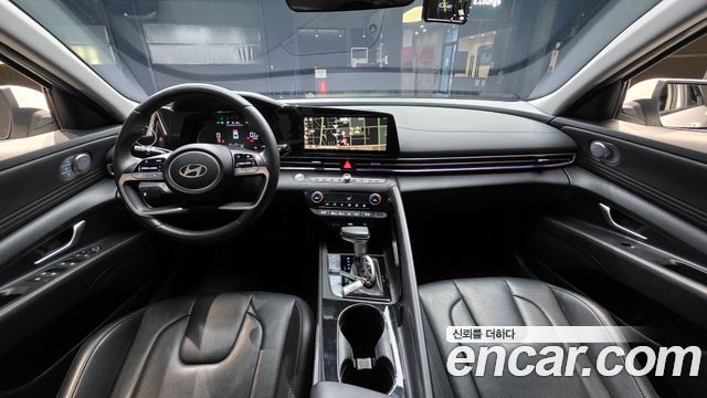 Hyundai Avante — interior