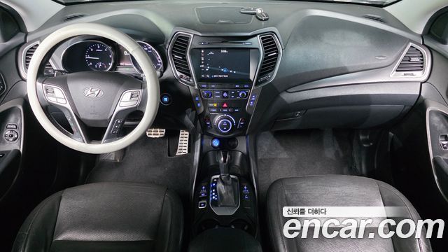 Hyundai Santa Fe — interior