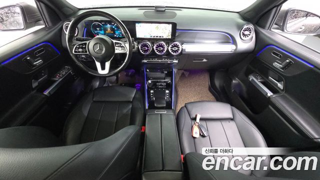 Mercedes-Benz GLB-Class — interior