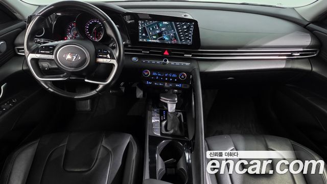 Hyundai Avante — interior