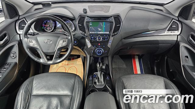 Hyundai Santa Fe — interior