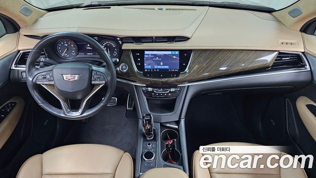 Cadillac XT6 — interior