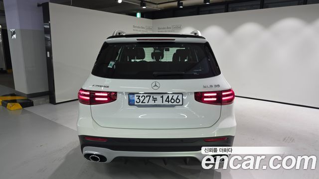 Mercedes-Benz GLB-Class — interior