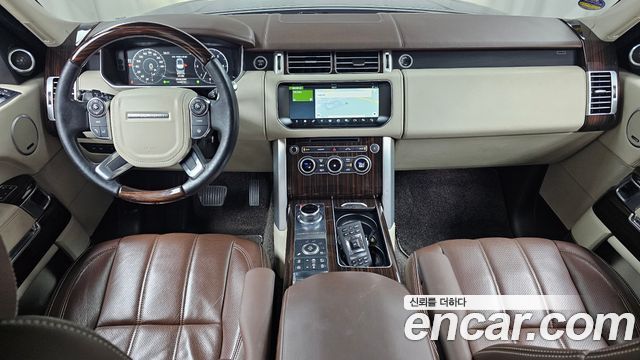 Land Rover Range Rover — interior