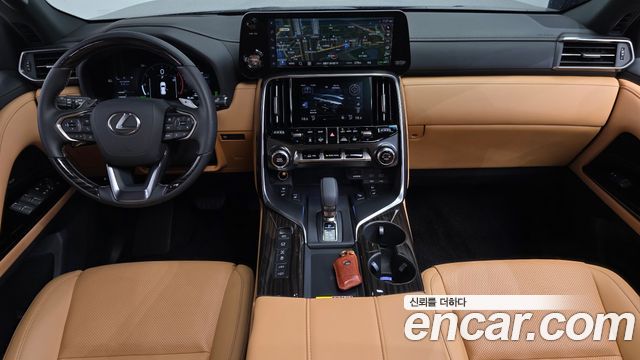 Lexus LX — interior