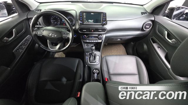 Hyundai Kona — interior