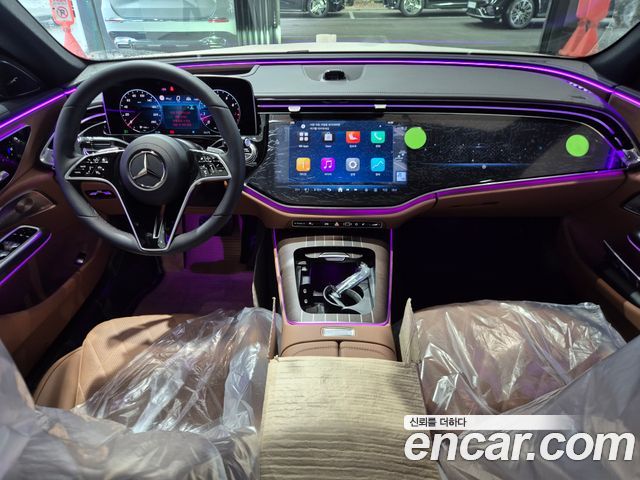 Mercedes-Benz E-Class — interior