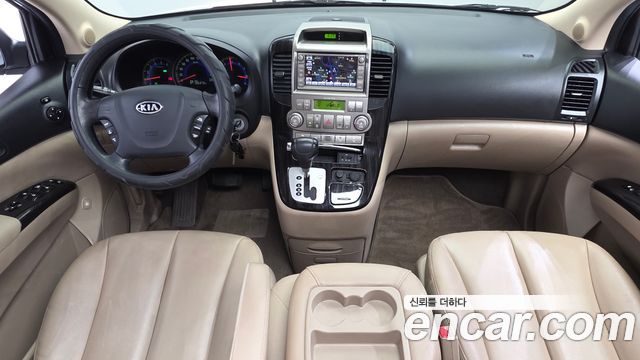 Kia Carnival — interior