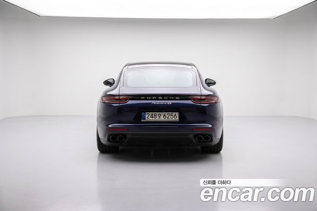 Porsche Panamera — interior