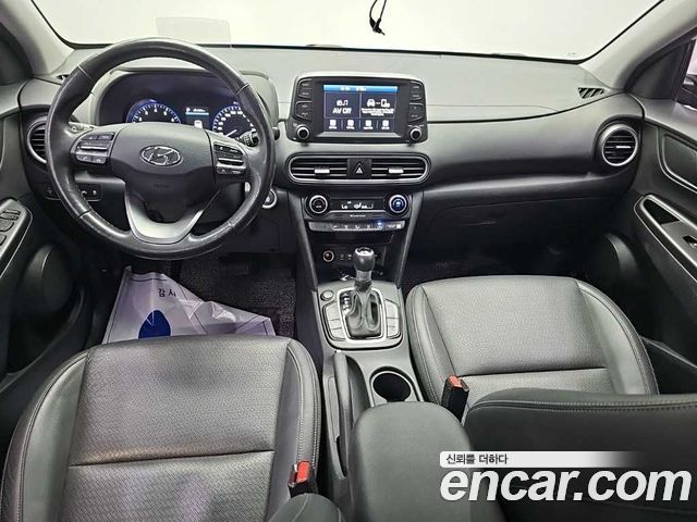 Hyundai Kona — interior