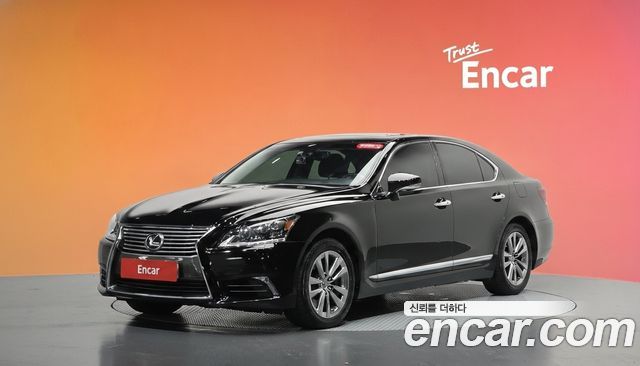 Lexus LS — exterior
