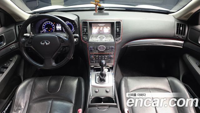 Infiniti G — interior