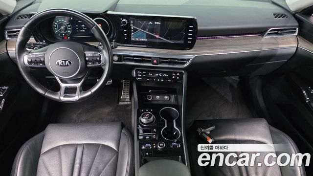 Kia K5 — interior