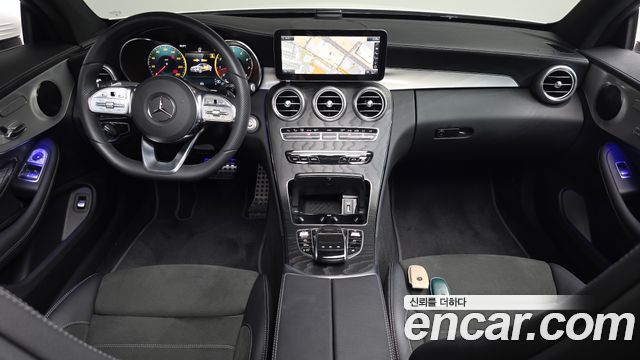 Mercedes-Benz C-Class — interior