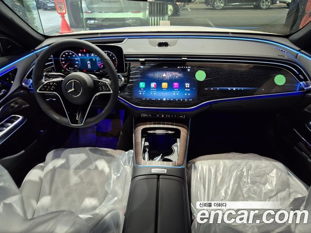 Mercedes-Benz E-Class — interior