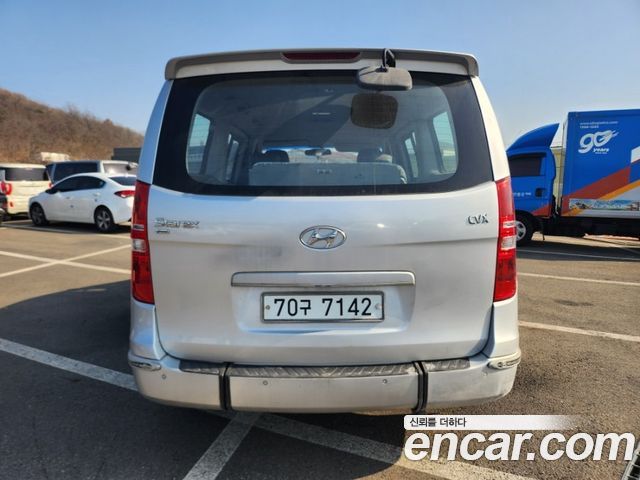 Hyundai Starex — interior