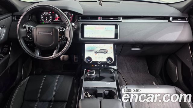Land Rover Range Rover Velar — interior