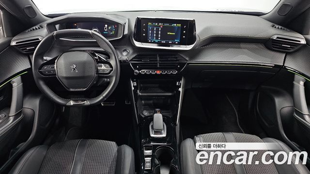 Peugeot 2008 — interior