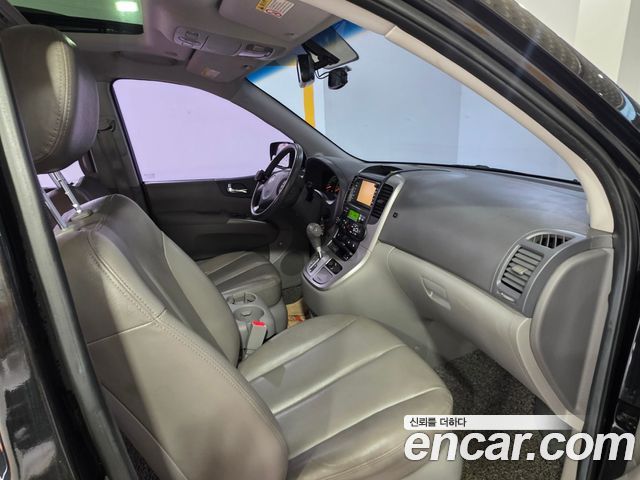Kia Carnival — interior