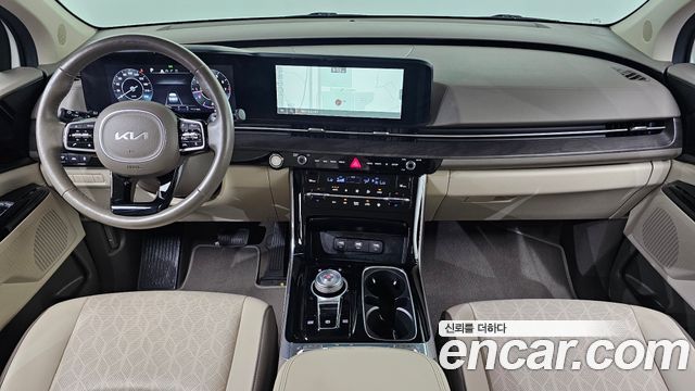 Kia Carnival — interior