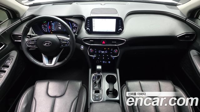 Hyundai Santa Fe — interior