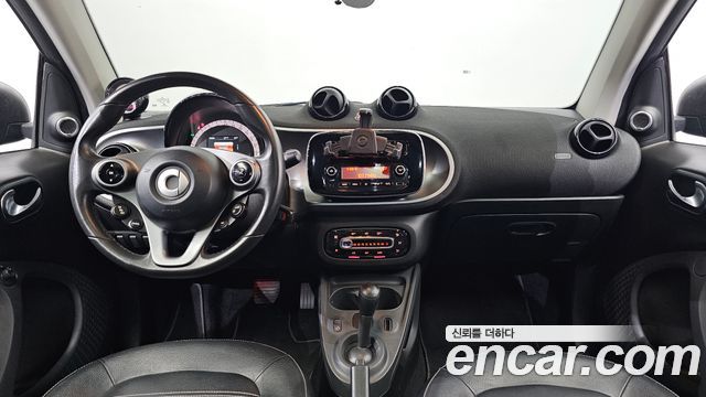 Smart ForTwo — interior