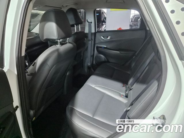 Hyundai Kona — interior