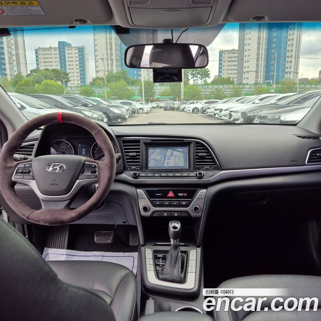 Hyundai Avante — interior