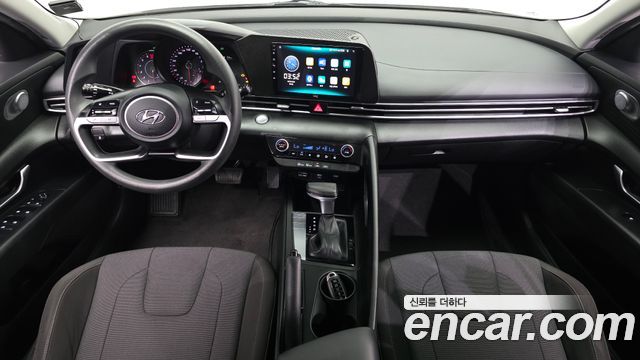 Hyundai Avante — interior