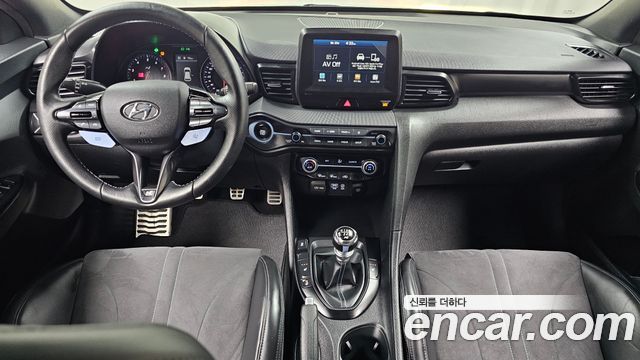 Hyundai Veloster — interior