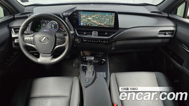 Lexus UX — interior