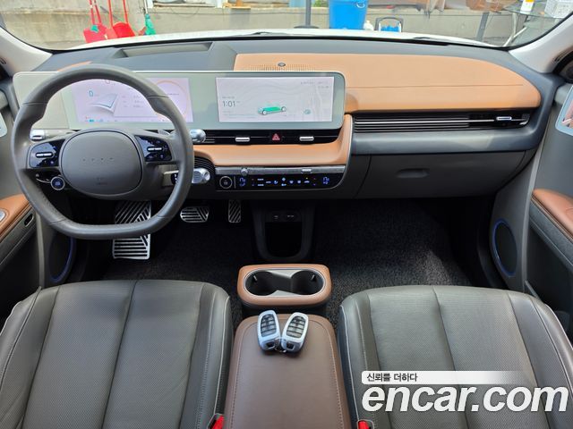 Hyundai IONIQ 5 — interior