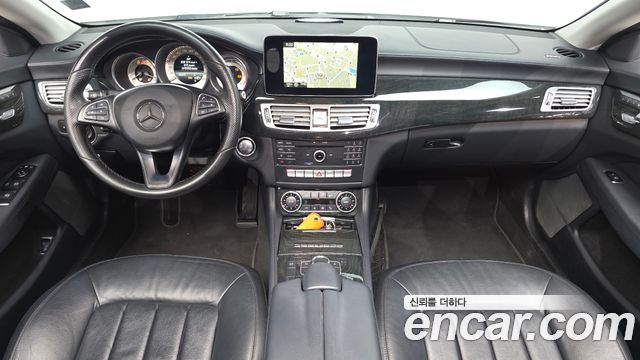 Mercedes-Benz CLS-Class — interior