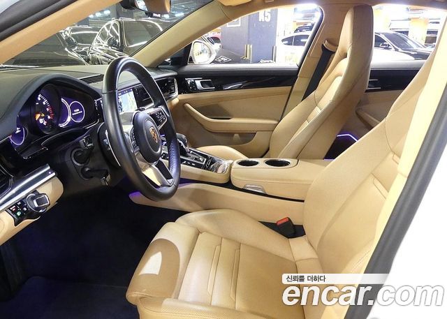 Porsche Panamera — interior