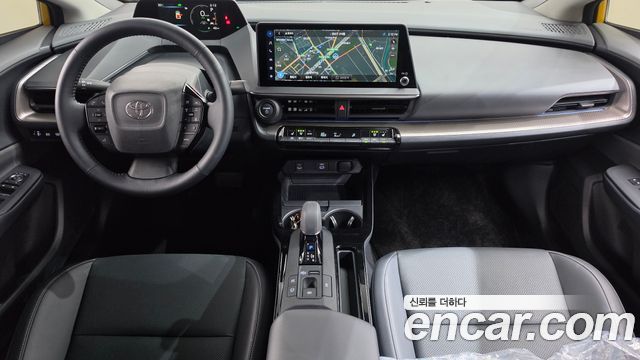 Toyota Prius — interior