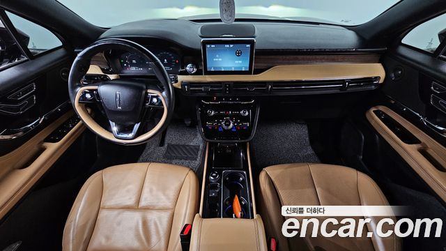 Lincoln Corsair — interior