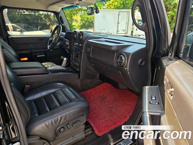 Hummer H2 — interior