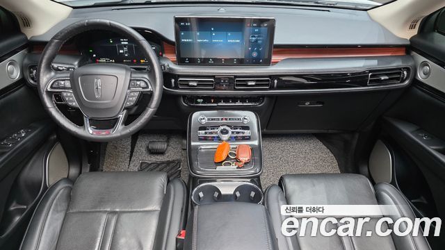 Lincoln Nautilus — interior